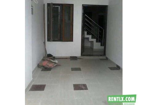 2 room set for rent in Indra nagar for family service class