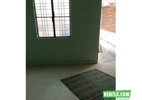 2 room sets On Rent at Lucknow