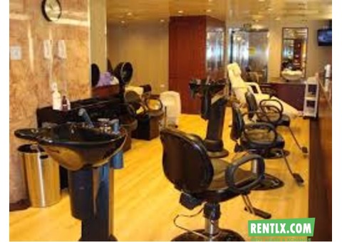 Beauty salon on Rent