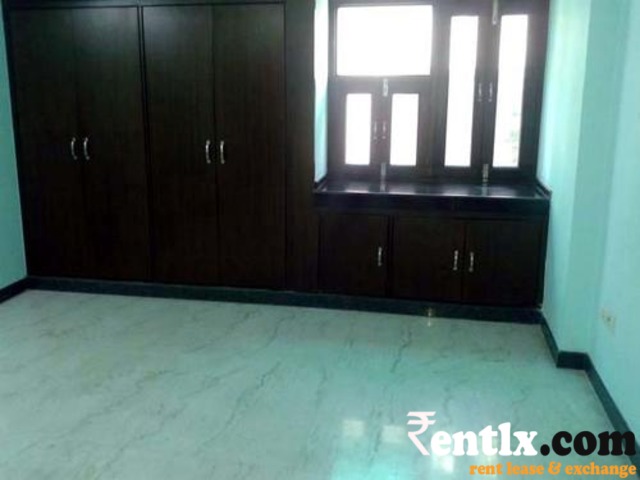 For rent: 3 Bhk Unfurnished Great flat in East of kailash