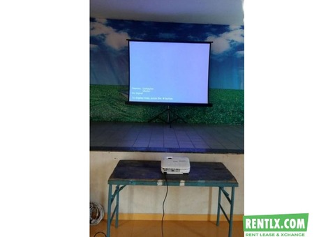 Screen with Projector on Rent