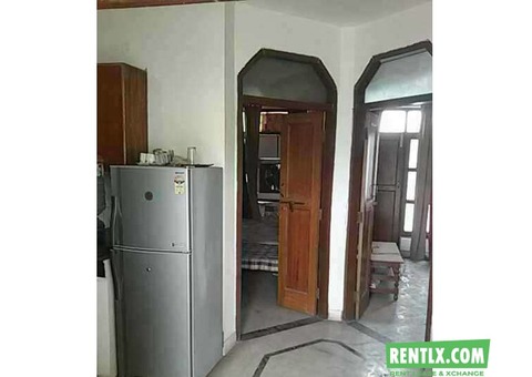 1 bhk flat on rent in Noida