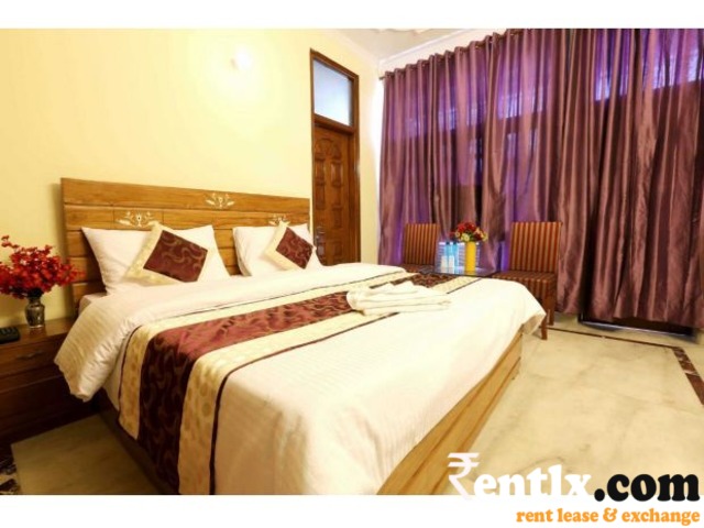 Guest house in Noida on rent