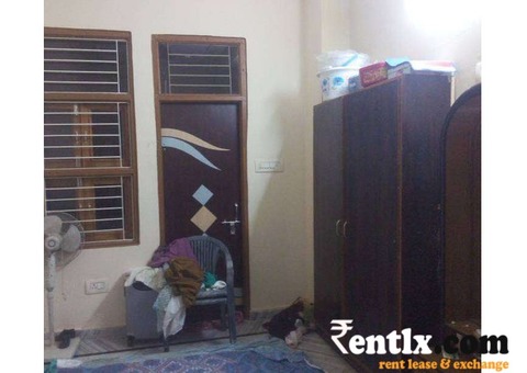 Rooms on Rent for Family in Raja Park 