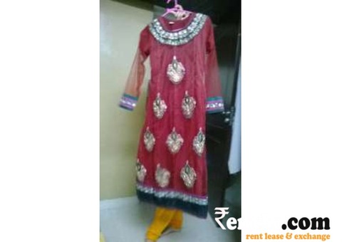 Dresses on rent in Mumbai with all accessories